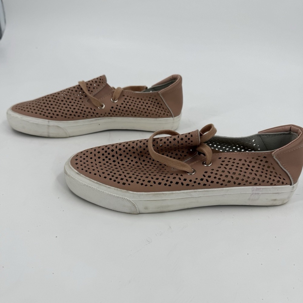 Restricted Womens Size 7 Blush Pink Perforated Lace Up Casual Sneakers Shoes